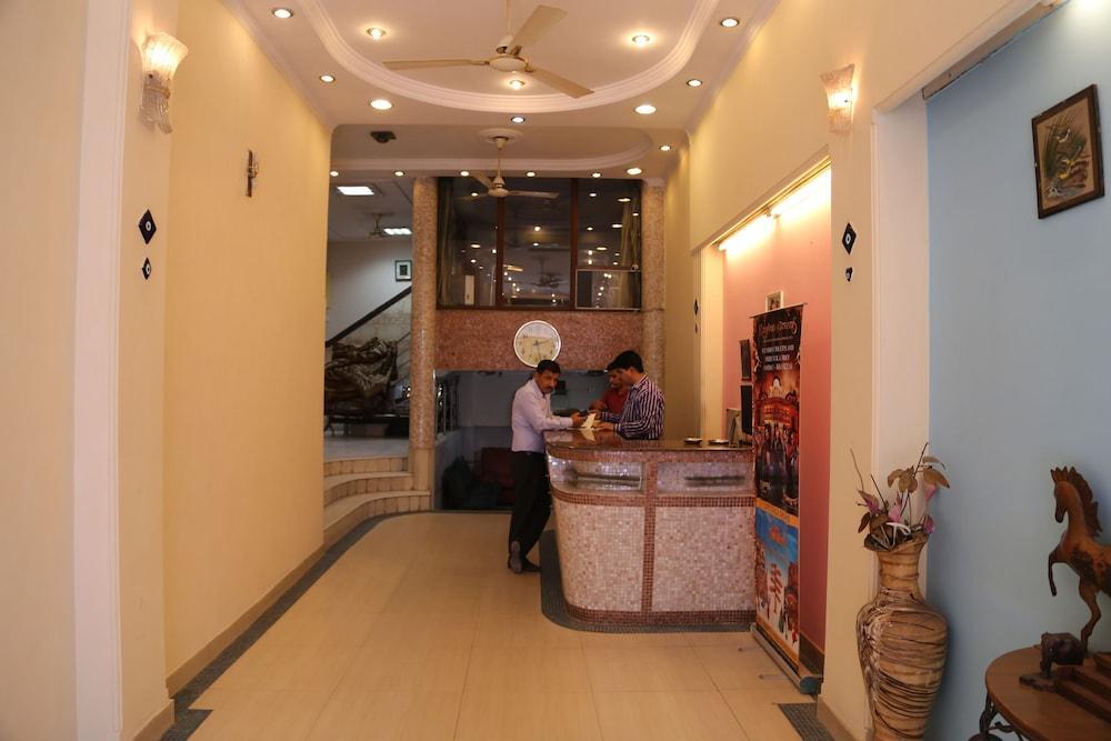 Hotel Pearl Plaza New Delhi Ngoại thất bức ảnh