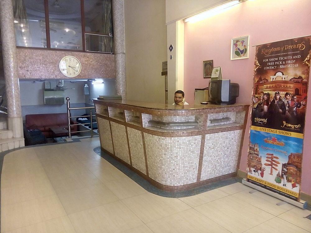 Hotel Pearl Plaza New Delhi Ngoại thất bức ảnh